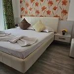 Appartamento Luxury Promenada In Building Stefan Prima Linie La Mare