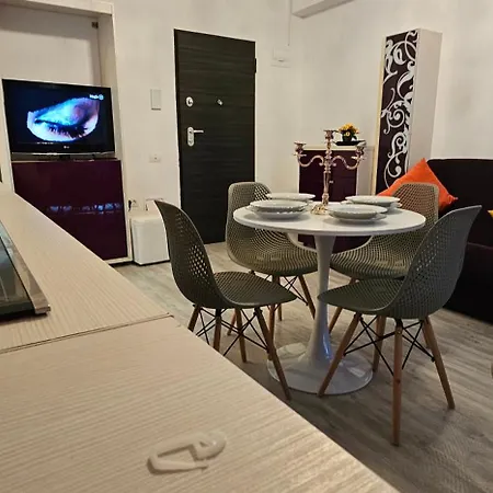 Luxury Promenada In Building Stefan Prima Linie La Mare