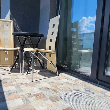 Apartmán Luxury Promenada In Building Stefan Prima Linie La Mare 3*